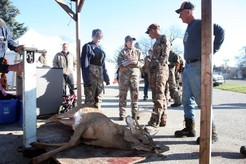 20151115 mancelona 61st buck pole 2015