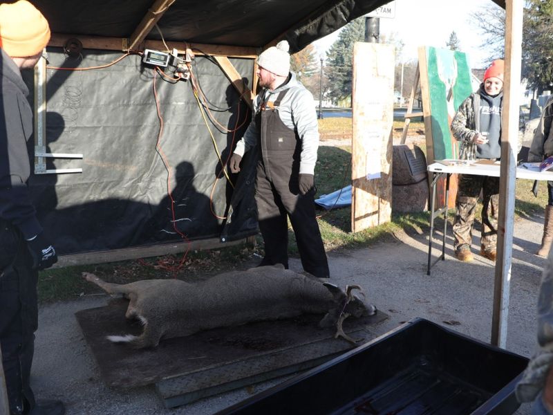 2023 11 15 fb buck pole img